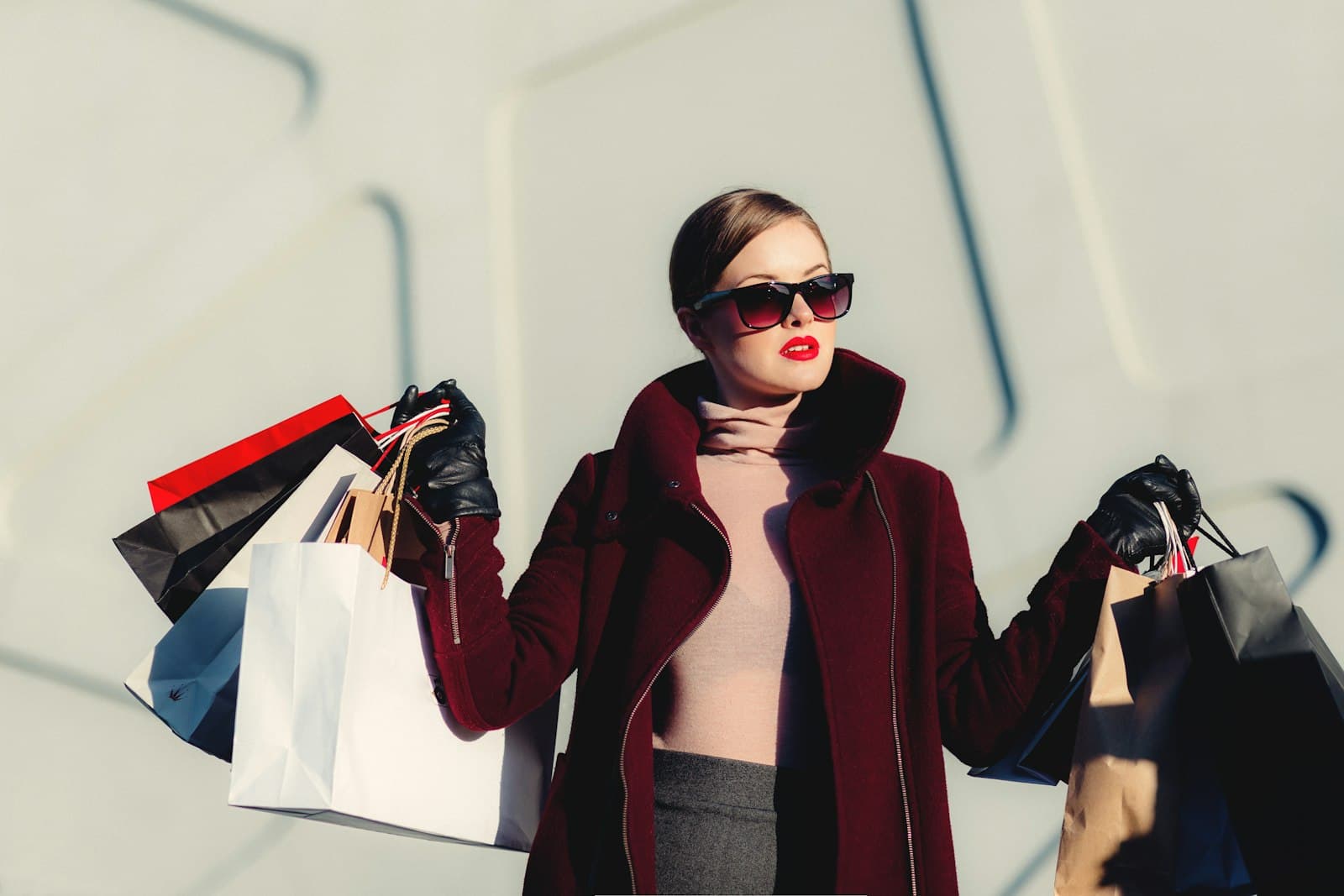 Moda contemporánea, silueta urbana elegante